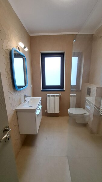Balotesti, strada Lahovari 10C,